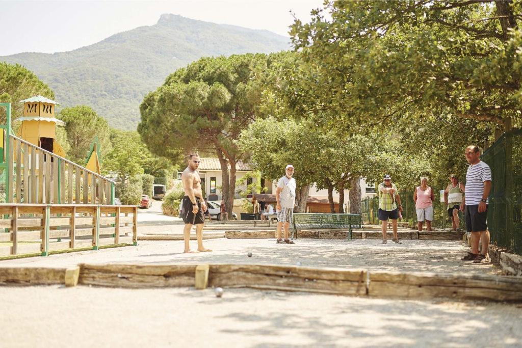Camping Laroque Des Alberes Habitación foto